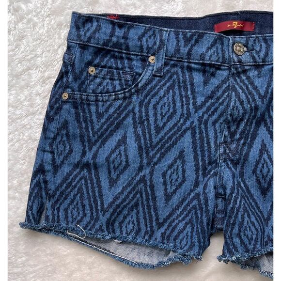 7 for All Mankind 7FAM Allover Diamond Pattern Raw Hem Cutoff Jean Shorts, 32 - Picture 2 of 14